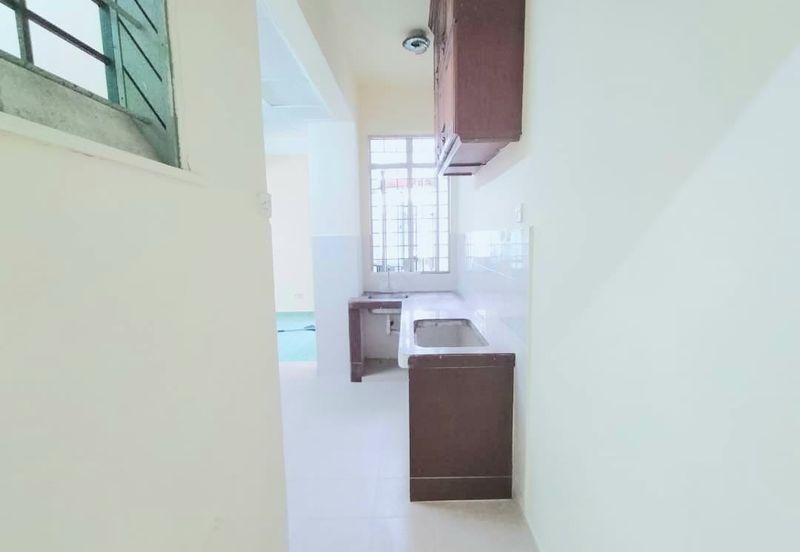 Semi D cluster below market value. Untung RM50k. Puncak Alam