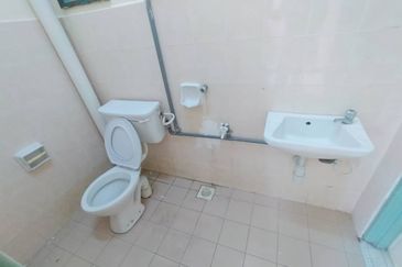 Semi D cluster below market value. Untung RM50k. Puncak Alam