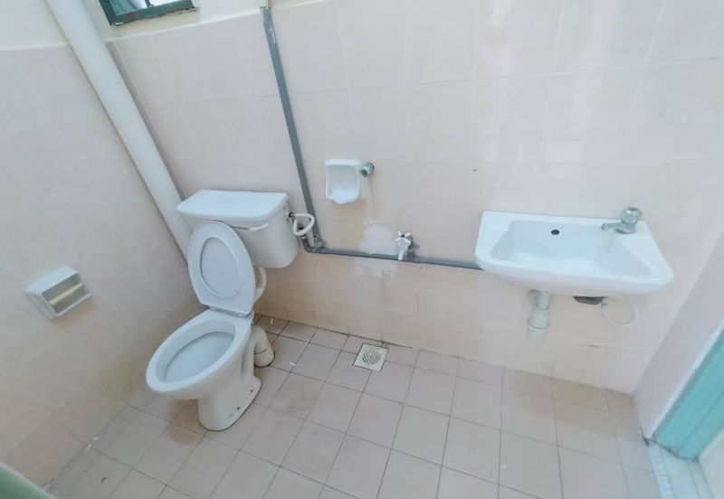 Semi D cluster below market value. Untung RM50k. Puncak Alam