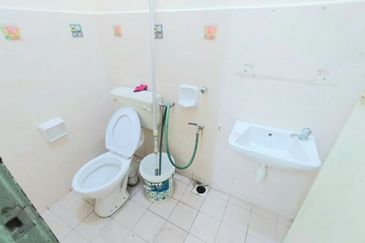 Semi D cluster below market value. Untung RM50k. Puncak Alam