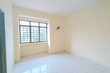 Semi D cluster below market value. Untung RM50k. Puncak Alam