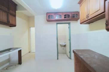 Semi D cluster below market value. Untung RM50k. Puncak Alam