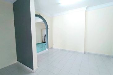 Semi D cluster below market value. Untung RM50k. Puncak Alam