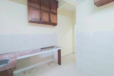 Semi D cluster below market value. Untung RM50k. Puncak Alam