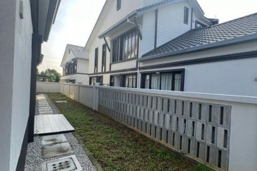 Hevea Elmina Gardens