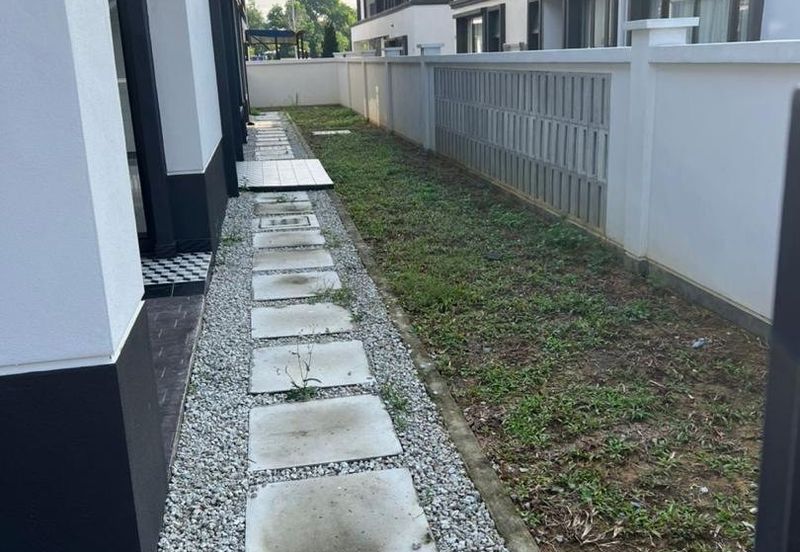 Hevea Elmina Gardens