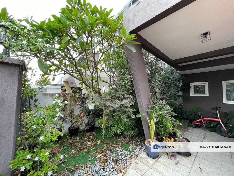 3-storey Superlink House with Lift Laman Glenmarie, Belakang view padang Golf!, Selangor, Glenmarie