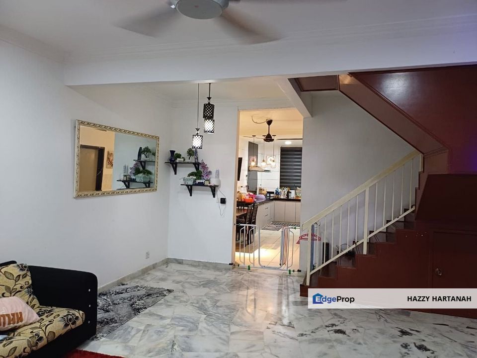 FULLY RENOVATED !!! Double Storey Terace Jalan Hijau Bandar Tasik Puteri Rawang, Selangor, Rawang