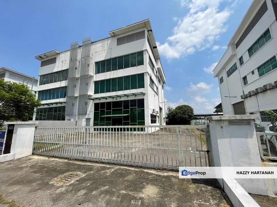 3 storey Semi-Detached Warehouse office Kemuning Industrial Park, Bukit Kemuning. Shah Alam. Facing open., Selangor, Shah Alam