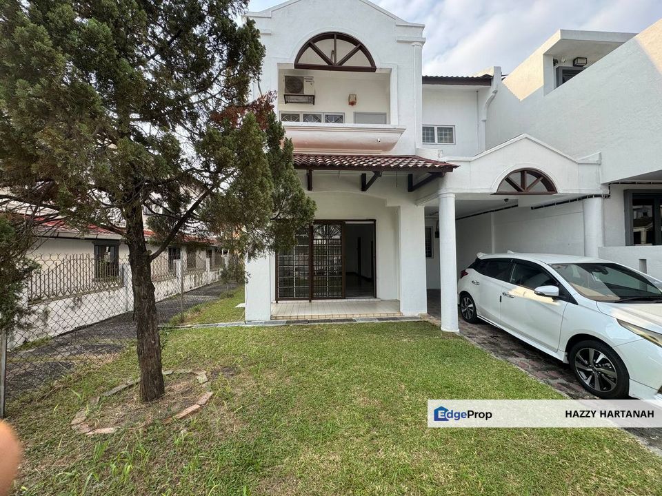 End Lot USJ 4 Subang Jaya, (27x75 )Double Storey, Reno & Extended. Gated & Guarded, Selangor, USJ