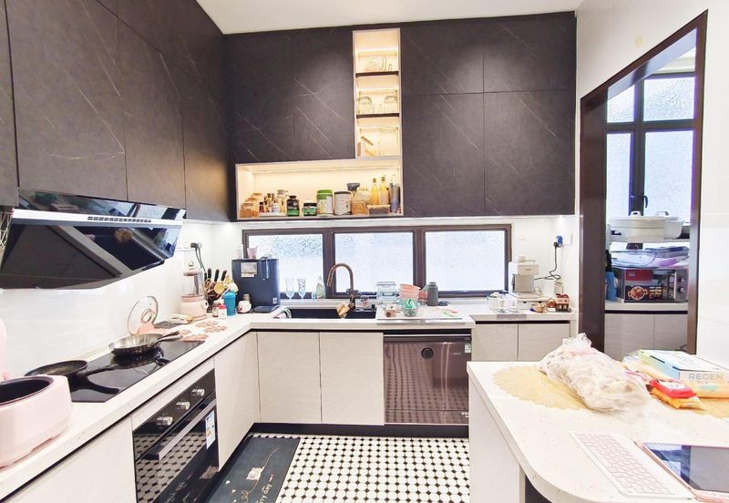 The Mulia Residences Cyberjaya. RENOVATED . 3 Storey  Terrace House. 22x70, Freehold. srata. for sale.