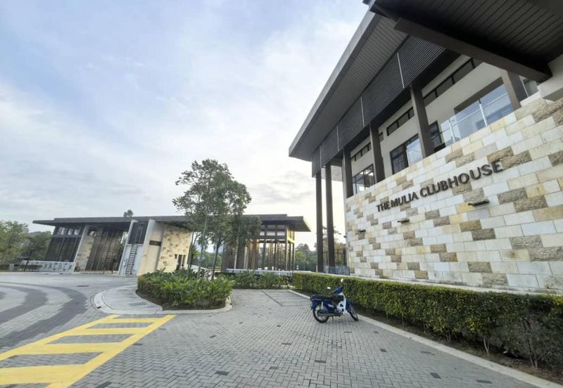 The Mulia Residences Cyberjaya. RENOVATED . 3 Storey  Terrace House. 22x70, Freehold. srata. for sale.