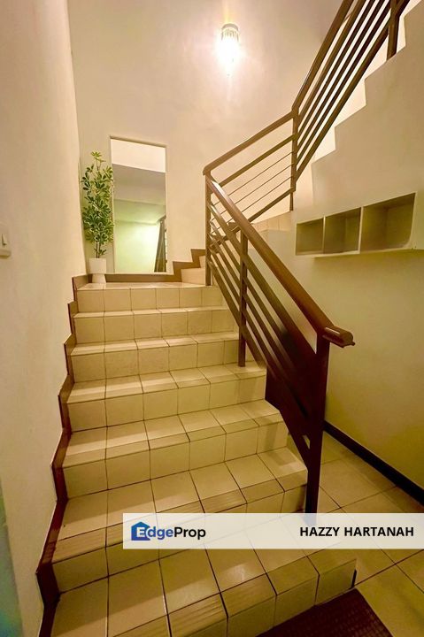 Jalan Rabung Bukit Jelutong, Beautiful Renovated 2 Storey 22x75 Intermediate Terrace, , FOR SALE. , Selangor, Shah Alam