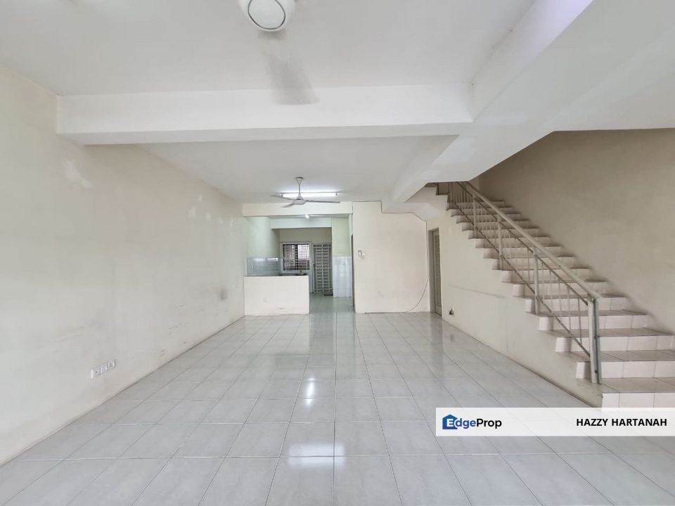 Teres 2 tingkat, Bukit Saujana 1, Saujana Utama, Sungai Buloh. Tanah tinggi. Bebas banjir. untuk dijual. / for sale, Selangor, Sungai Buloh