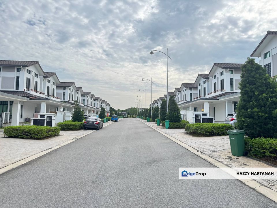 FOR SALE: SEMI-D CLUSTER ECO MAJESTIC, Semenyih, Freehold. 32x70, Facing south. , Selangor, Semenyih
