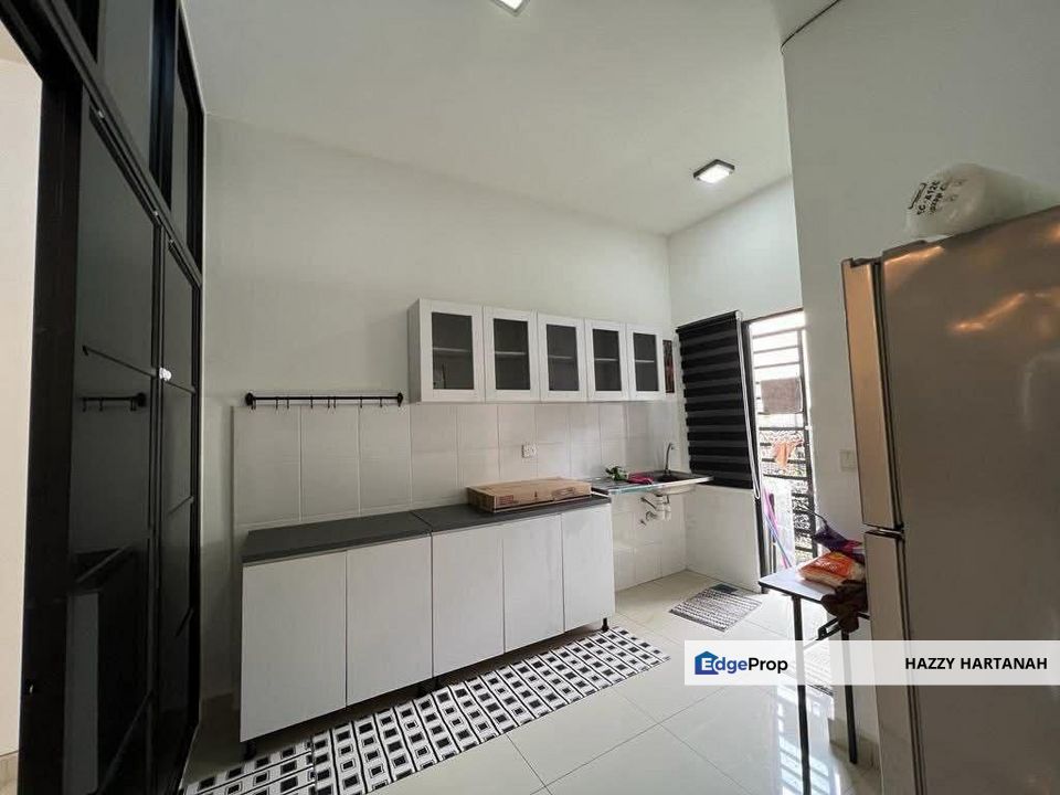 FREEHOLD Teres 2 Tingkat Bandar Mahkota Banting, Jalan Galaksi. 20x70 for sale, Selangor, Banting