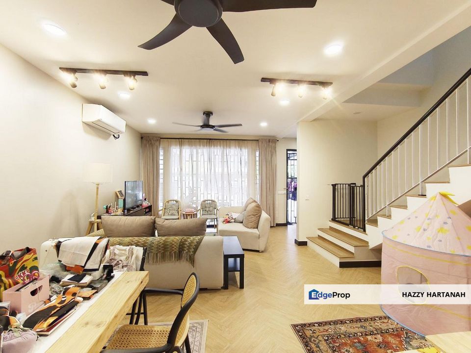 Elmina Greeen 3 Elmina Shah Alam. RENOVATED Double Storey House. Land Area : 20 x 80 sqft. Freehold, FOR SALE, Selangor, Sungai Buloh