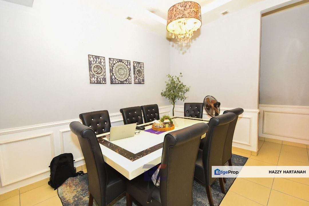 Nice 2-storey Intermediate Alam Budiman U10 Shah Alam , Selangor, Shah Alam