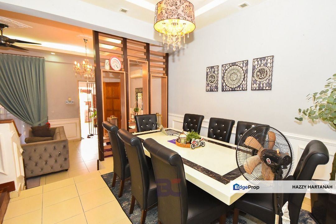 Nice 2-storey Intermediate Alam Budiman U10 Shah Alam , Selangor, Shah Alam