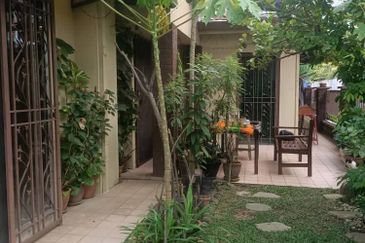 Facing open, End lot 2 storey, Jalan Arca Bukit Jelutong Timur