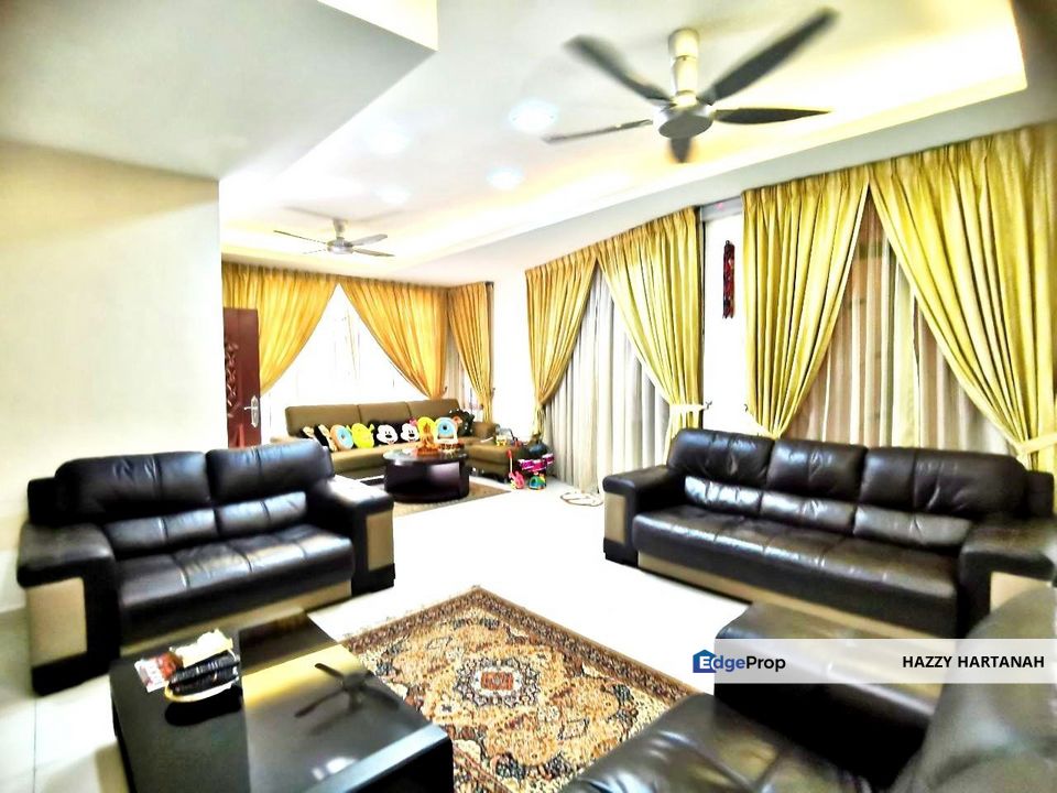 Renovated Angular A Double Storey Jalan Novellis U1 Laman Glenmarie Shah Alam (Intermediate), Selangor, Glenmarie