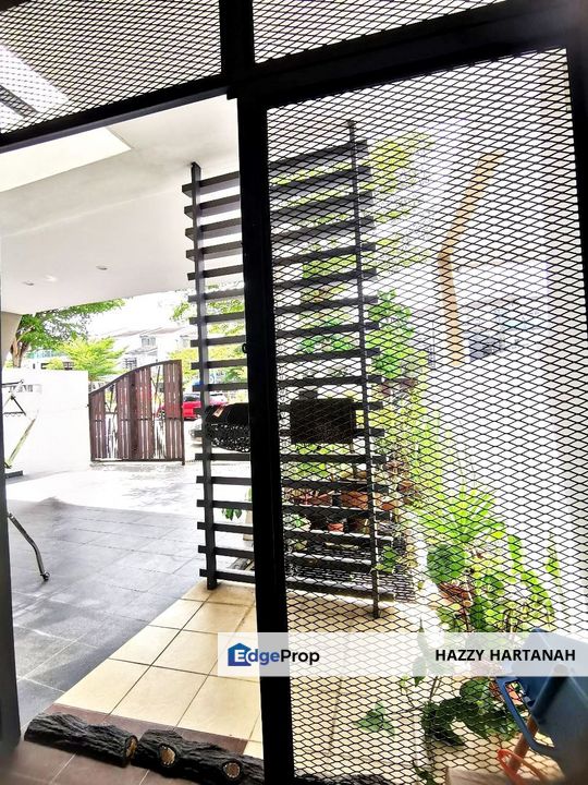 Renovated Angular A Double Storey Jalan Novellis U1 Laman Glenmarie Shah Alam (Intermediate), Selangor, Glenmarie