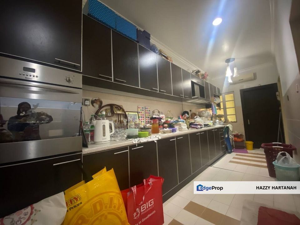 U16, DENAI ALAM, 2-STOREY END LOT WITH EXTRA LAND, Selangor, Shah Alam