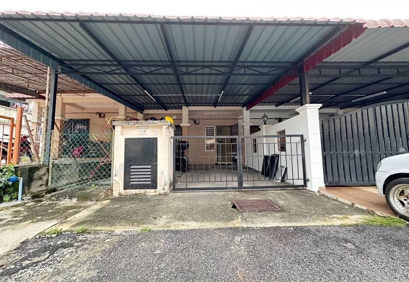 MURAH! Double Storey Terrace, Lorong Az Zaharah , Bandar Puncak Alam