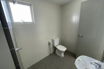 Halya 2 @ Daunan Worldwide