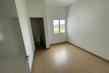 Halya 2 @ Daunan Worldwide