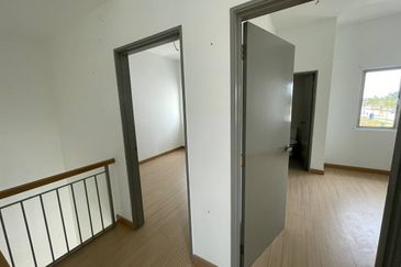 Halya 2 @ Daunan Worldwide