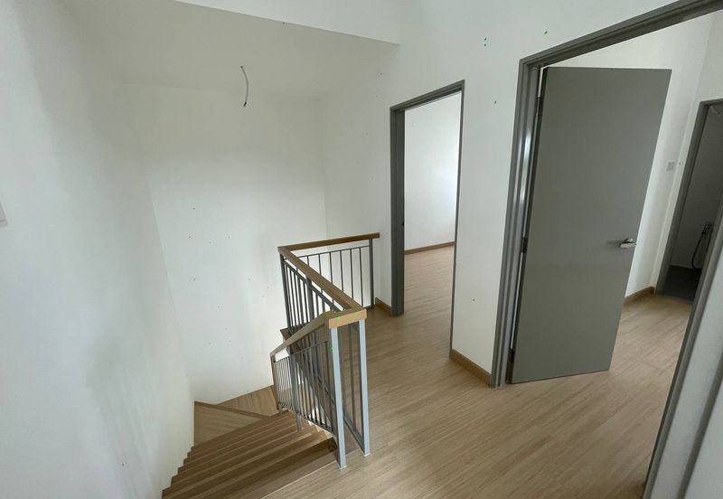 Halya 2 @ Daunan Worldwide