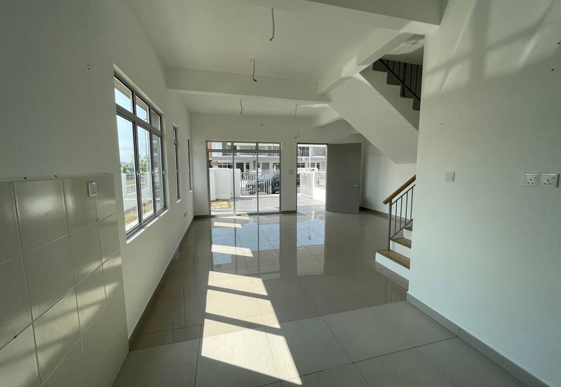 Halya 2 @ Daunan Worldwide