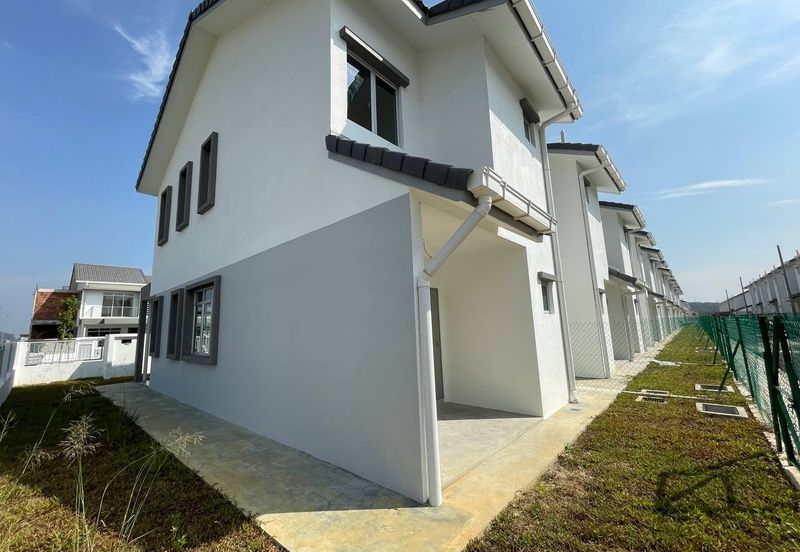 Halya 2 @ Daunan Worldwide