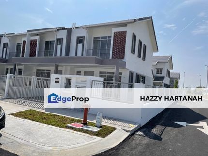 Teres 2 tingkat, Rumah baru Endlot. Halya 2, Daunan Worldwide, Puncak Alam , Selangor, Bandar Puncak Alam