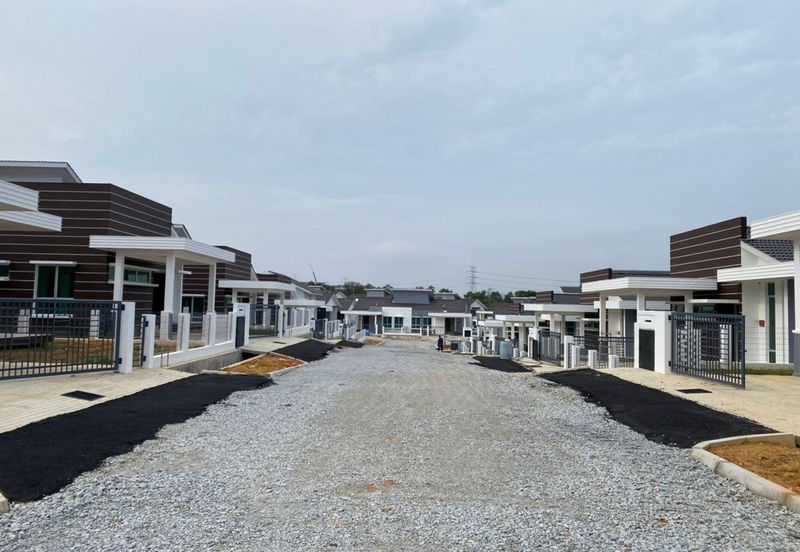 VILLA IDAMAN TANAH HITAM, CHEMOR