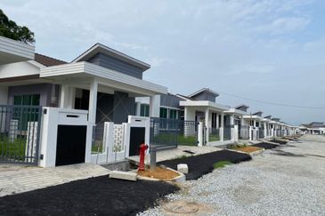 VILLA IDAMAN TANAH HITAM, CHEMOR