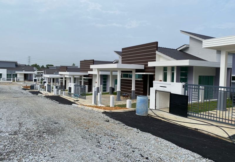 VILLA IDAMAN TANAH HITAM, CHEMOR