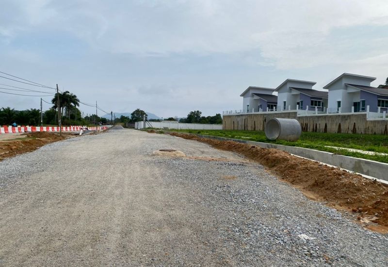 VILLA IDAMAN TANAH HITAM, CHEMOR