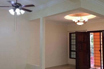 Teres 2 tingkat FREEHOLD, Jalan Adang Bukit Jelutong