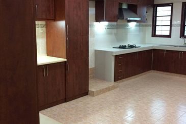 Teres 2 tingkat FREEHOLD, Jalan Adang Bukit Jelutong