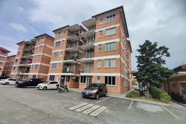 Alam Budiman Condominium (Pangsapuri Alam Budiman)