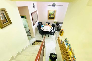 2 Storey Terrace House, Bukit Subang. Shah Alam. 10ft land at Back