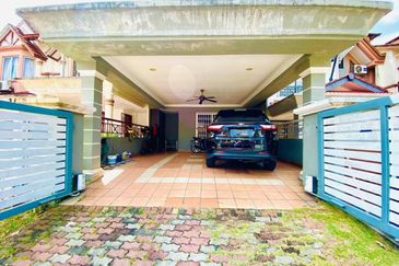 2 Storey Terrace House, Bukit Subang. Shah Alam. 10ft land at Back