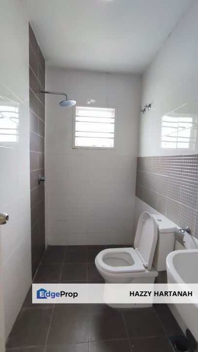 PARTLY FURNISHED 2 Storey Hyperlink Arabella D'Kayangan Seksyen 13 Shah Alam, Selangor, Shah Alam