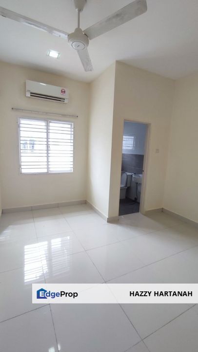 PARTLY FURNISHED 2 Storey Hyperlink Arabella D'Kayangan Seksyen 13 Shah Alam, Selangor, Shah Alam