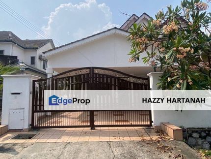 Newly refurbished, End Lot,2 storey House in USJ2, Subang Jaya, Facing South , Selangor, USJ