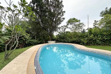 IOI Beverly Row @ IOI Resort City