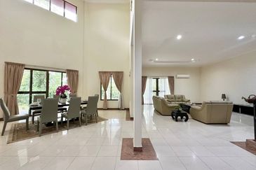 IOI Beverly Row @ IOI Resort City