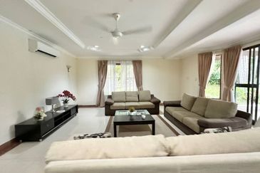 IOI Beverly Row @ IOI Resort City